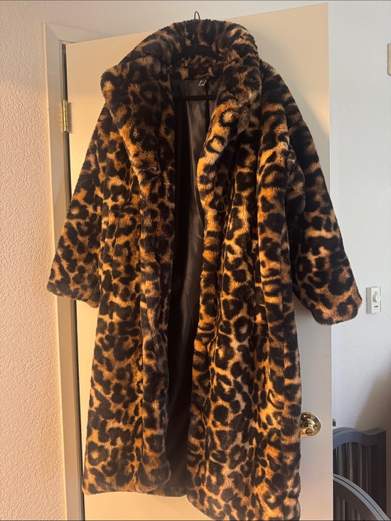 Forever 21 Jackets & Blazers - Forever 21 Leopard Print Teddy Faux Fur Coat - Brown & Black